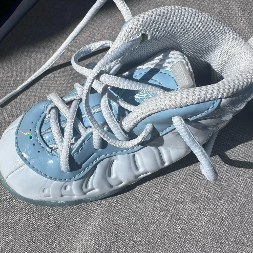 Nike Little FoamPosite One Aura Blue White EUC. Size 6c